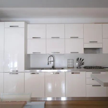 Apartment Elegante Im Zentrum In Der Naehe Des Meeres By Interhome *