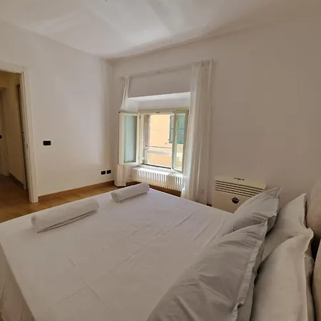 Apartment Elegante Im Zentrum In Der Naehe Des Meeres By Interhome