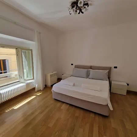 Elegante Im Zentrum In Der Naehe Des Meeres By Interhome Апартаменти