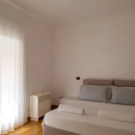 Elegante Im Zentrum In Der Naehe Des Meeres By Interhome Apartman