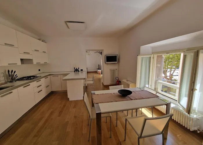 Elegante Im Zentrum In Der Naehe Des Meeres By Interhome * Senigallia