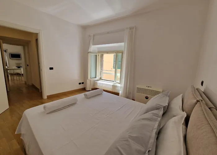 Apartment Elegante Im Zentrum In Der Naehe Des Meeres By Interhome