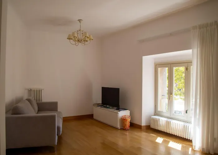 Elegante Im Zentrum In Der Naehe Des Meeres By Interhome Apartment *