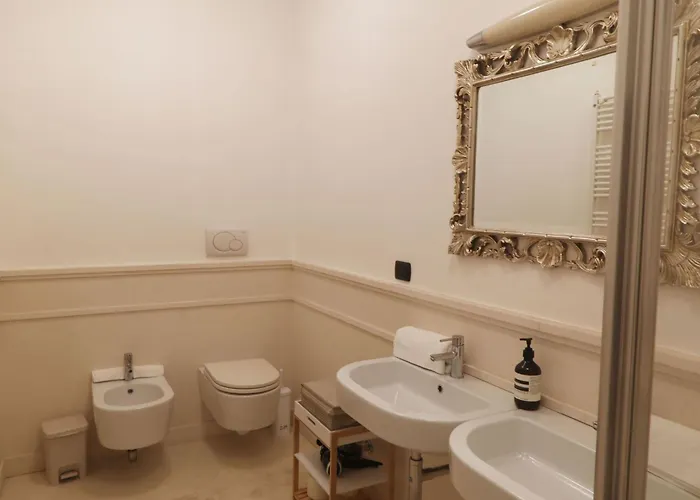 Elegante Im Zentrum In Der Naehe Des Meeres By Interhome