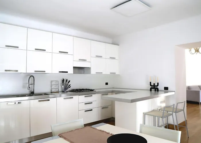 Elegante Im Zentrum In Der Naehe Des Meeres By Interhome *